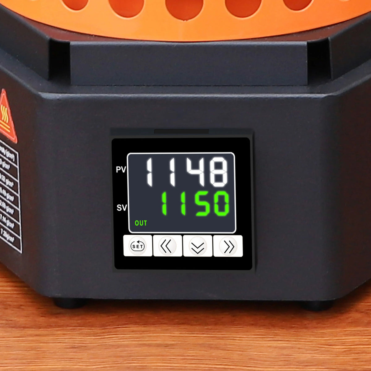 Temperature control display on the ToAuto TRF3000 1800W electric gold melting furnace